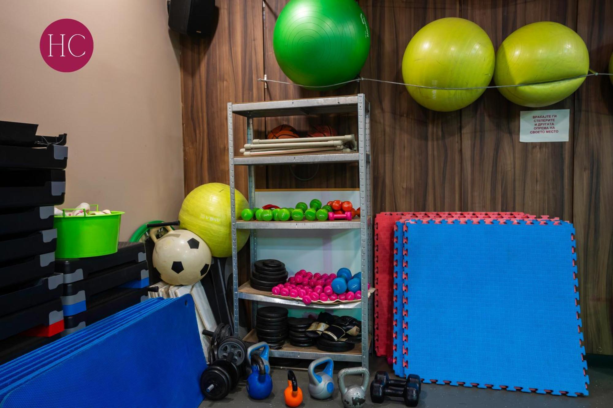 Central Hotel, Fitness And Spa Vinica 外观 照片