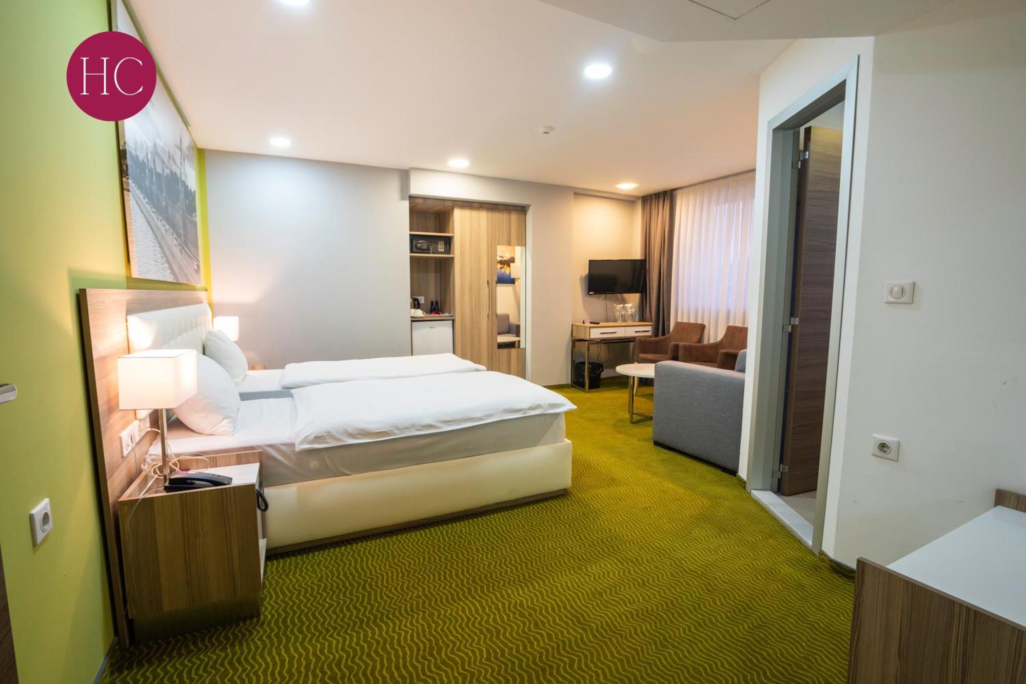 Central Hotel, Fitness And Spa Vinica 外观 照片
