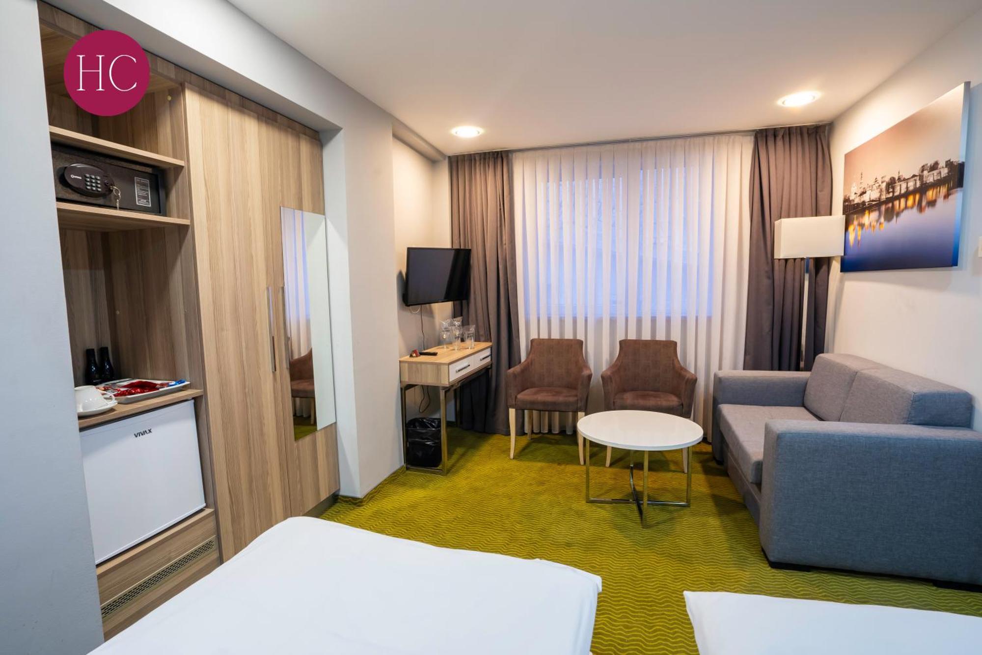 Central Hotel, Fitness And Spa Vinica 外观 照片