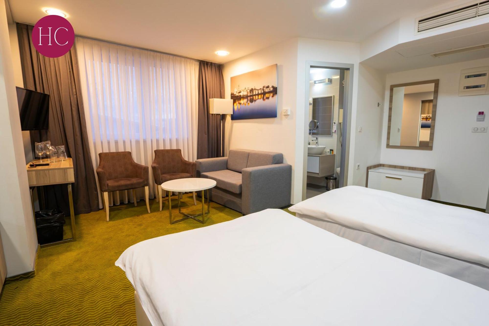 Central Hotel, Fitness And Spa Vinica 外观 照片