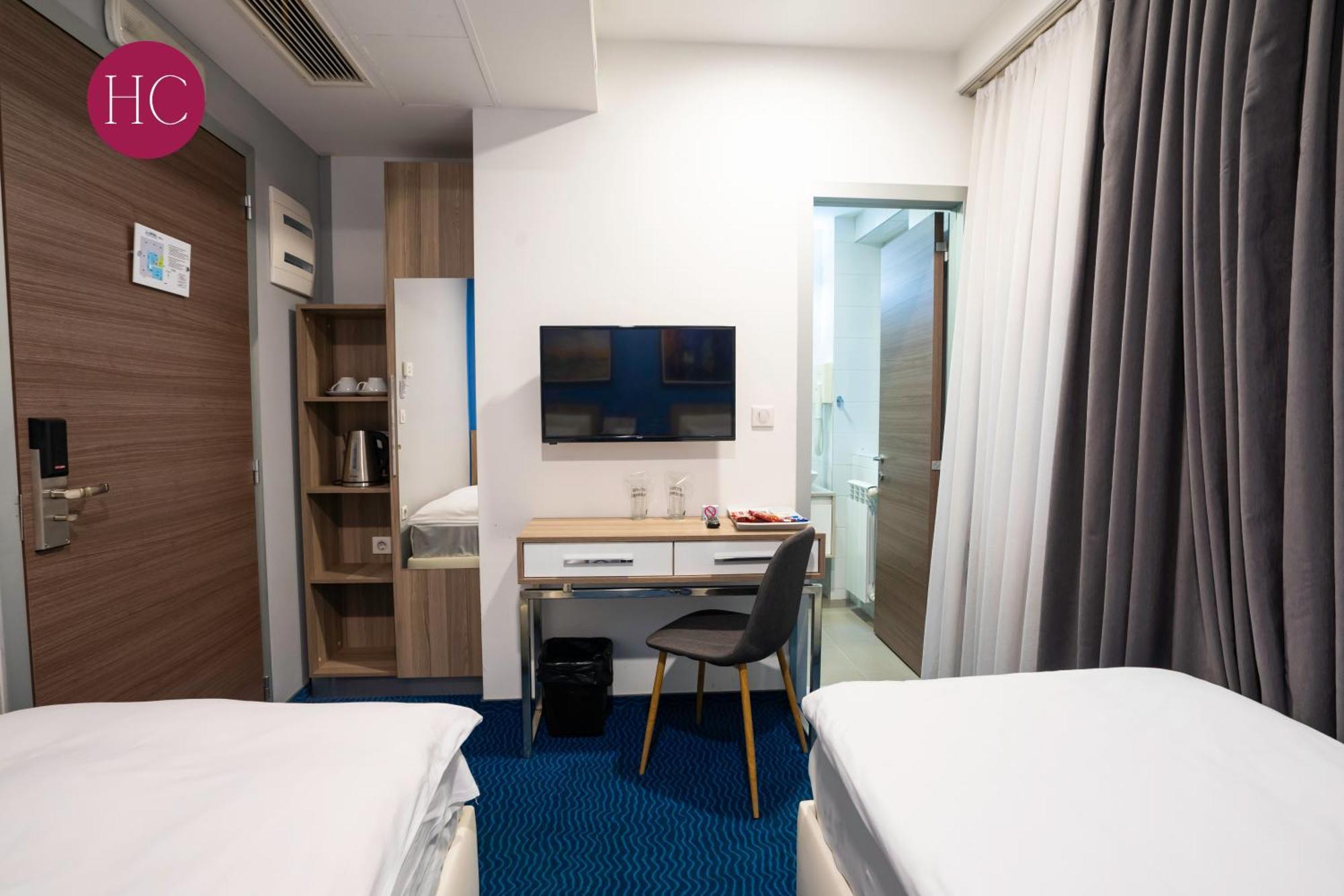 Central Hotel, Fitness And Spa Vinica 外观 照片