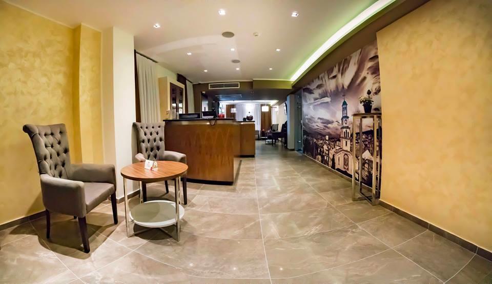 Central Hotel, Fitness And Spa Vinica 外观 照片