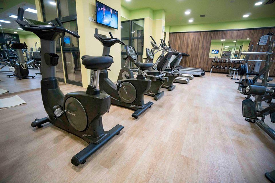 Central Hotel, Fitness And Spa Vinica 外观 照片